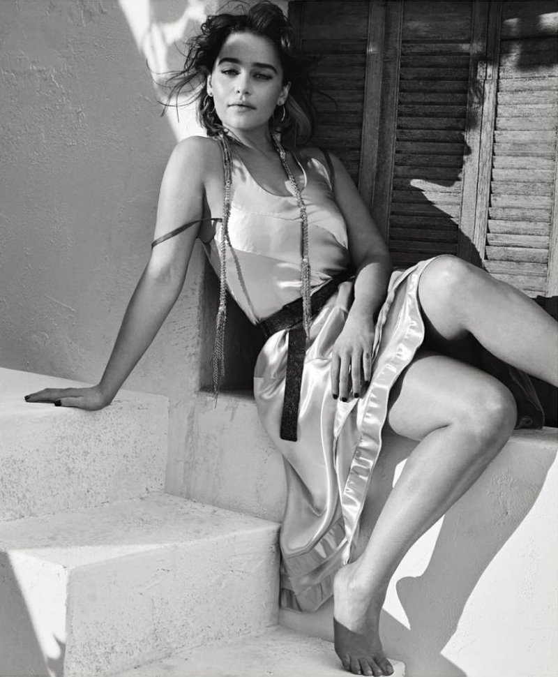 Emilia Clarke Feet And Legs-23 Sexiest Celebrity Legs And Feet