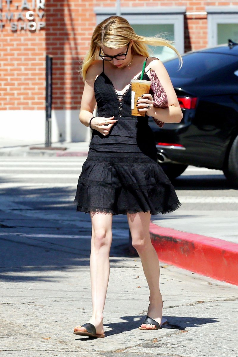 Emma Roberts' Legs And Feet-23 Sexiest Celebrity Legs And Feet