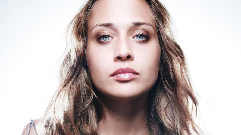 Fiona Apple-12 Famous Celebrities Suffering From OCD