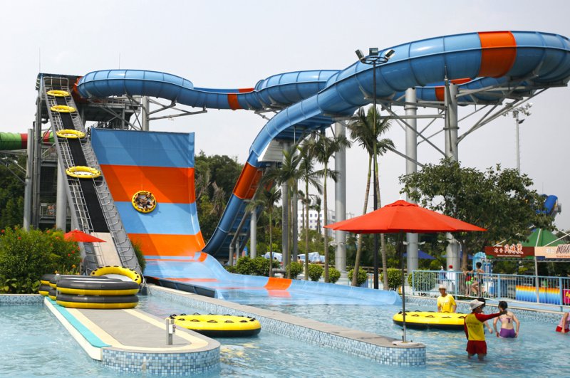 Giant Slide-15 Craziest Water Slides That Will Make You Say WOW!