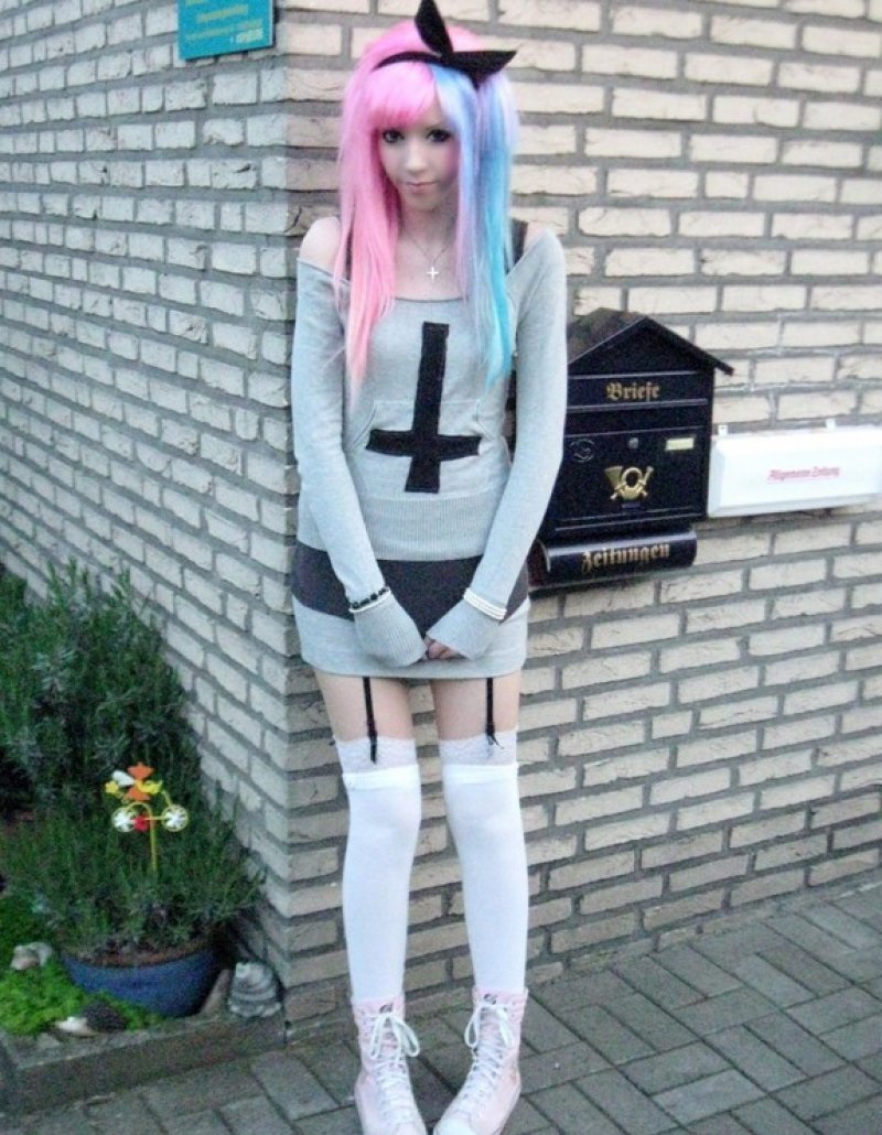 Inspect Your Closet-12 Ways To Become A Pastel Goth 