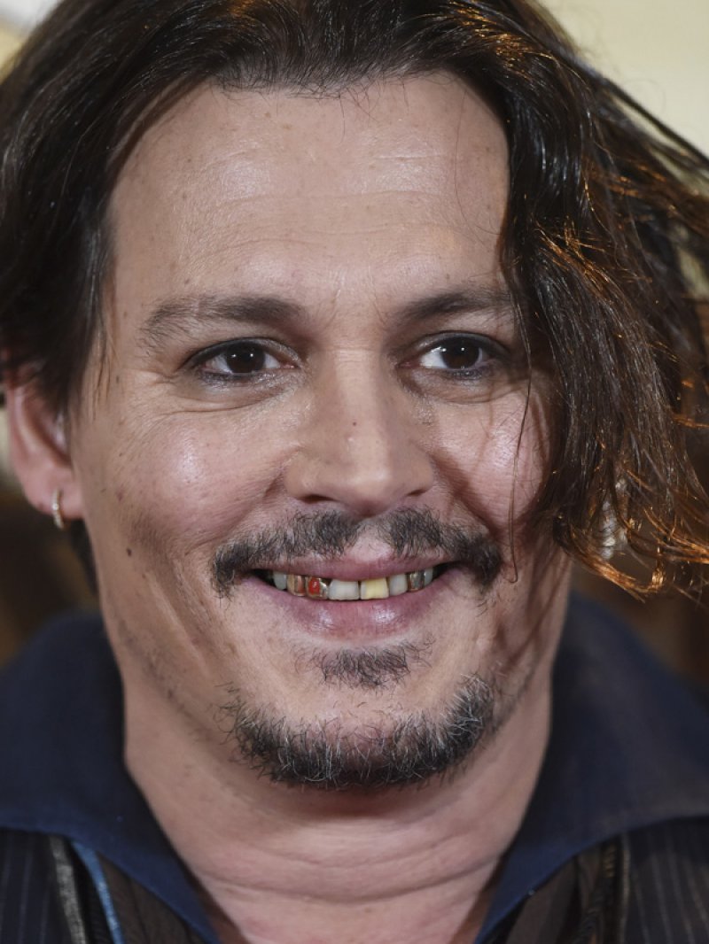 Johnny Depp's Silver Teeth-12 Things You Didn't Know About Johnny Depp