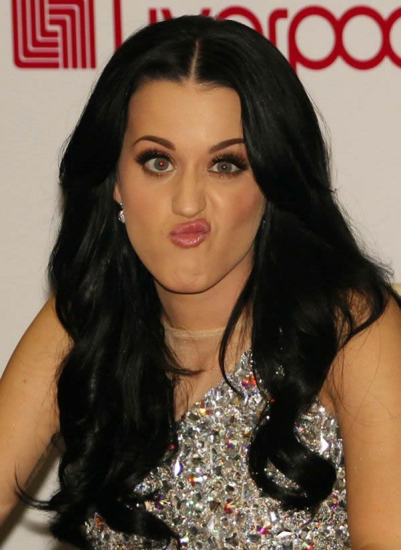 Katy Perry -15 Stupidest Faces Our Favorite Celebrities Make 