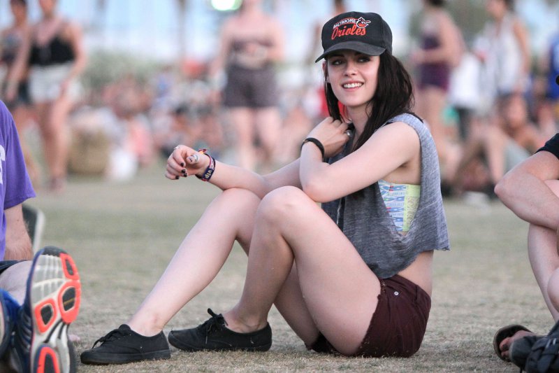 Kristen Stewart's Legs And Feet-23 Sexiest Celebrity Legs And Feet