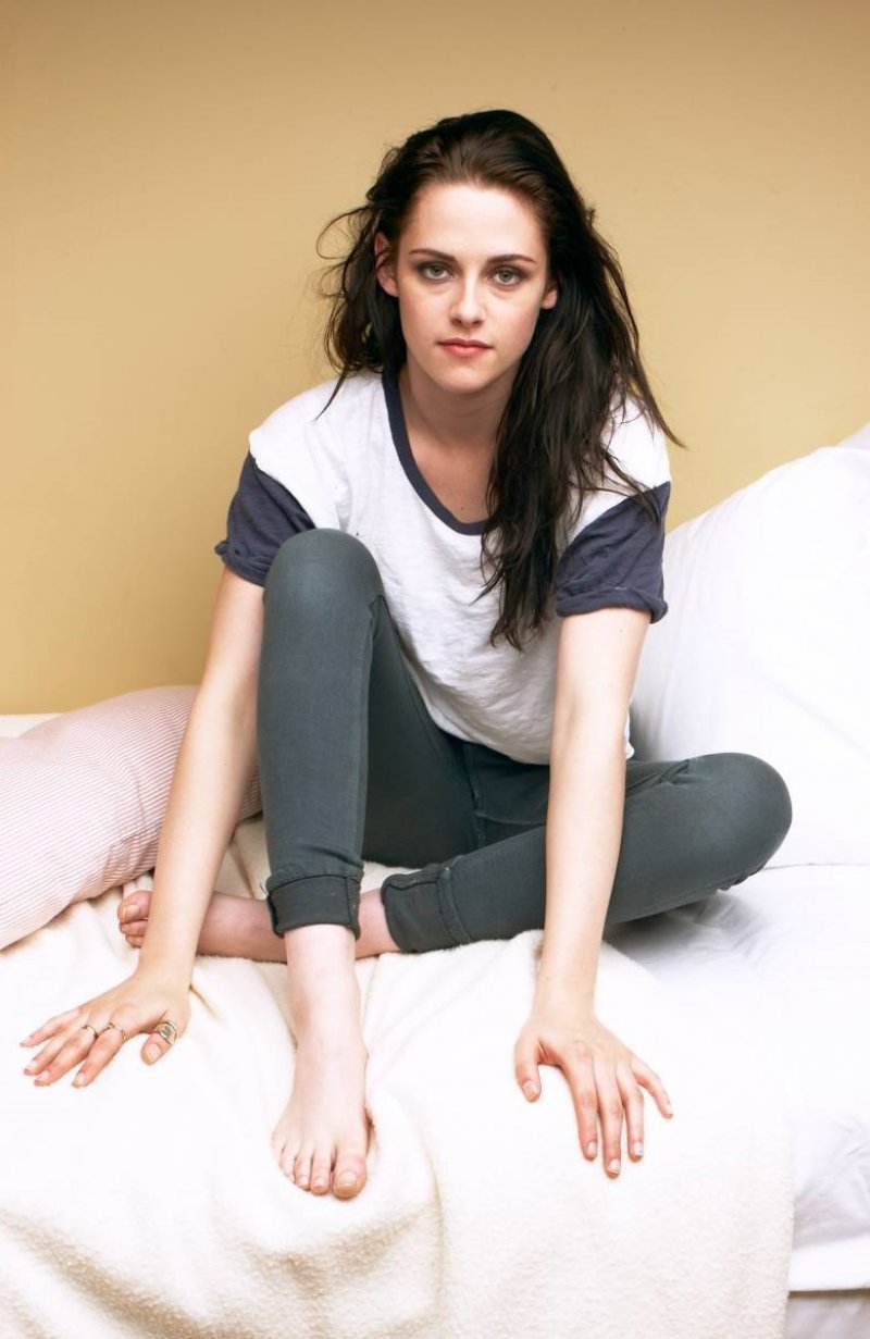 Kristen Stewart's Legs And Feet-23 Sexiest Celebrity Legs And Feet