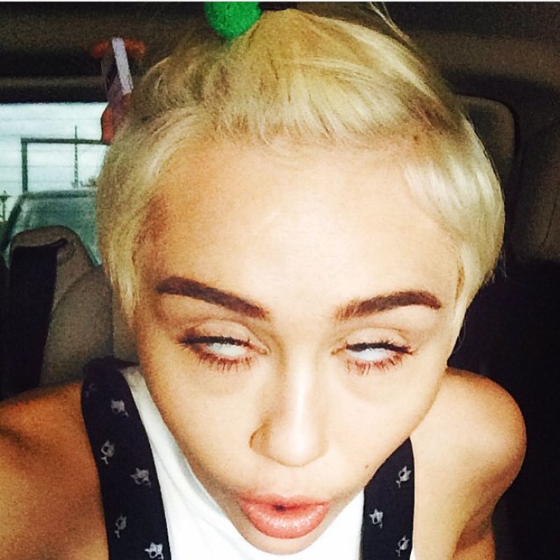 Miley Cyrus Wacky Face-15 Stupidest Faces Our Favorite Celebrities Make 