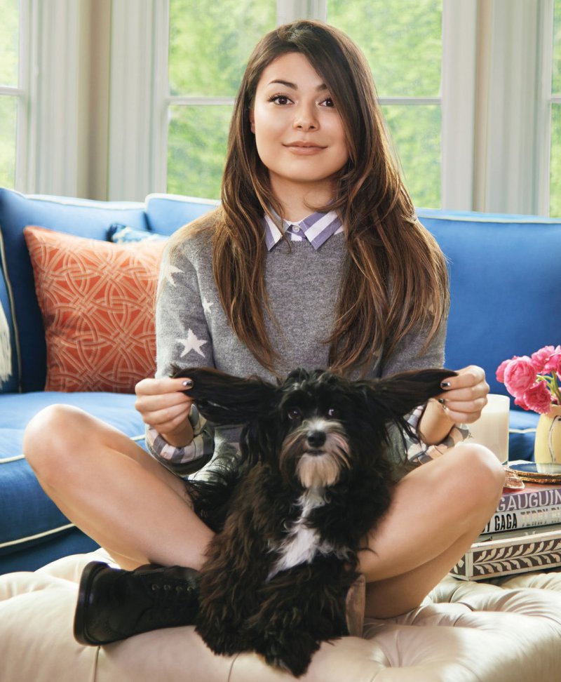 Miranda Cosgrove's Legs And Feet-23 Sexiest Celebrity Legs And Feet