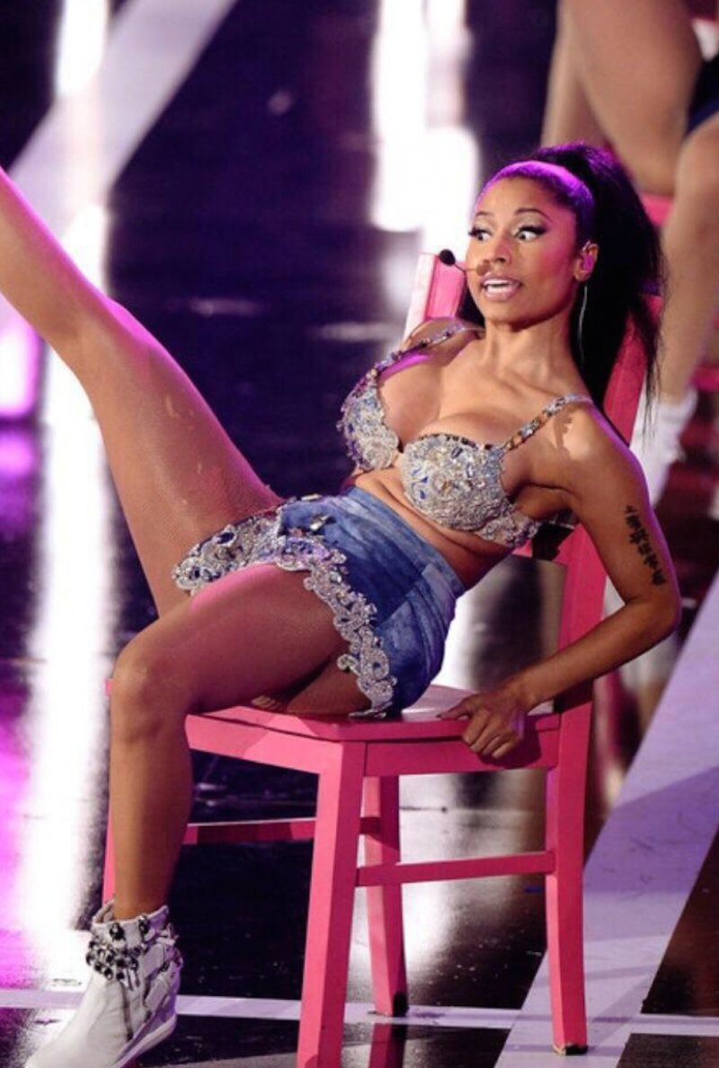 Nicki Minaj's Legs And Feet-23 Sexiest Celebrity Legs And Feet