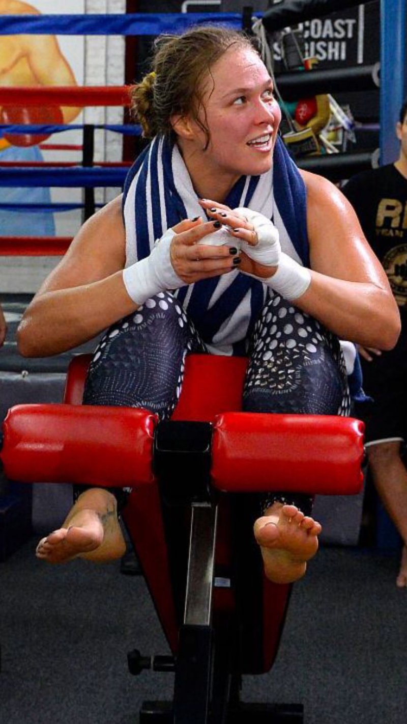 Ronda Rousey Feet And Legs.