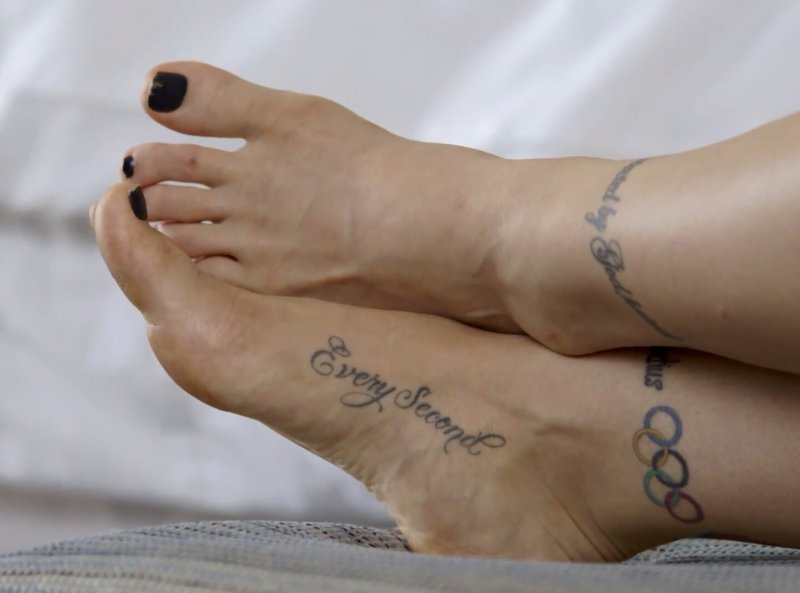 Ronda Rousey Feet And Legs.