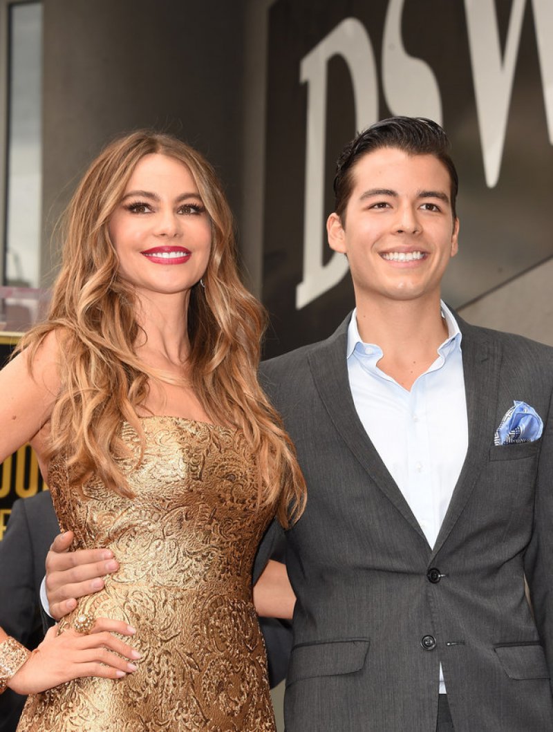 Sofia Vergara-12 Sexiest Moms In Hollywood 