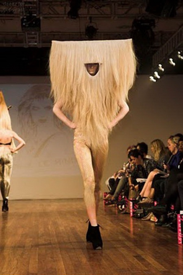 The Hairy Dog Faced Fur Hat-12 Funniest Catwalk Fails