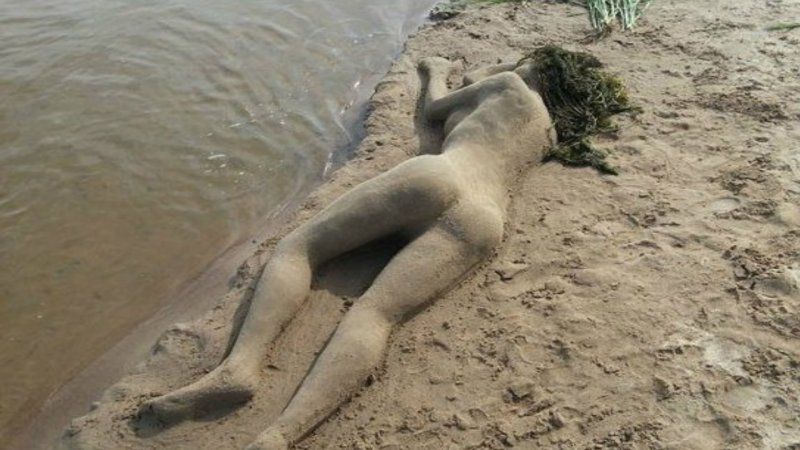 This Nude Lady Sculpture -15 Most Bizarre Sand Art Sculptures Ever Created