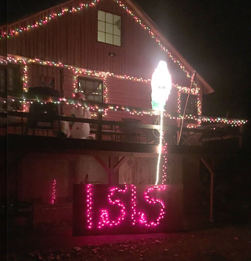 This Seemingly Controversial Christmas Decoration-12 Worst Christmas Decorations Ever