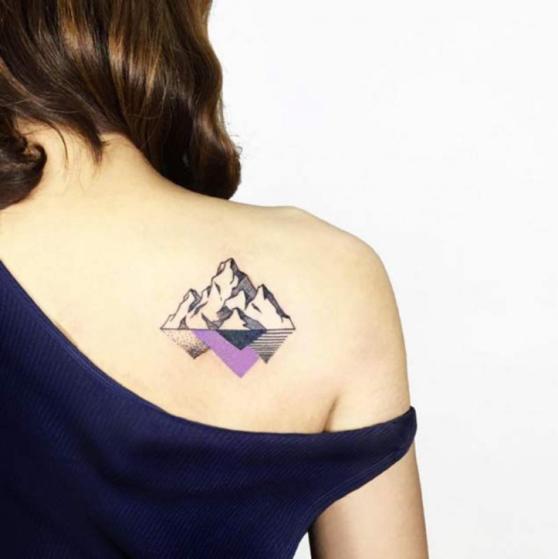 This Tattoo On The Shoulder Blade-12 Impressive And Inspiring Mountain Tattoos