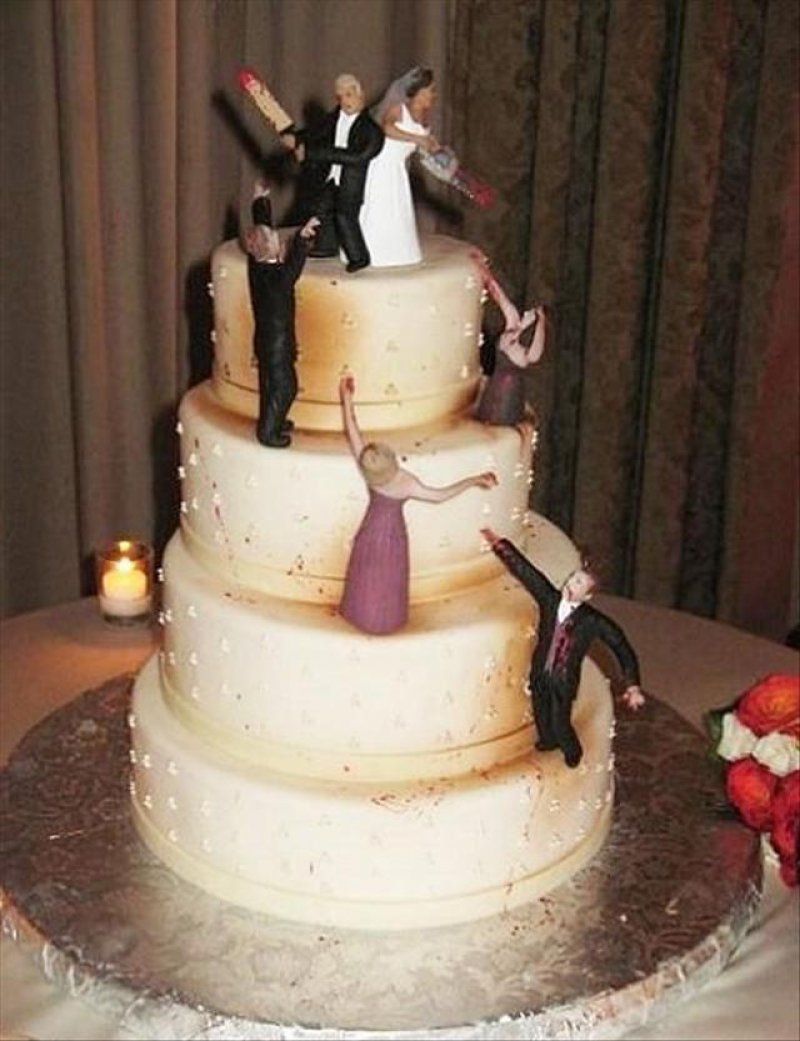 This Violence On A Cake!-15 Weirdest Wedding Cakes You'll Ever See