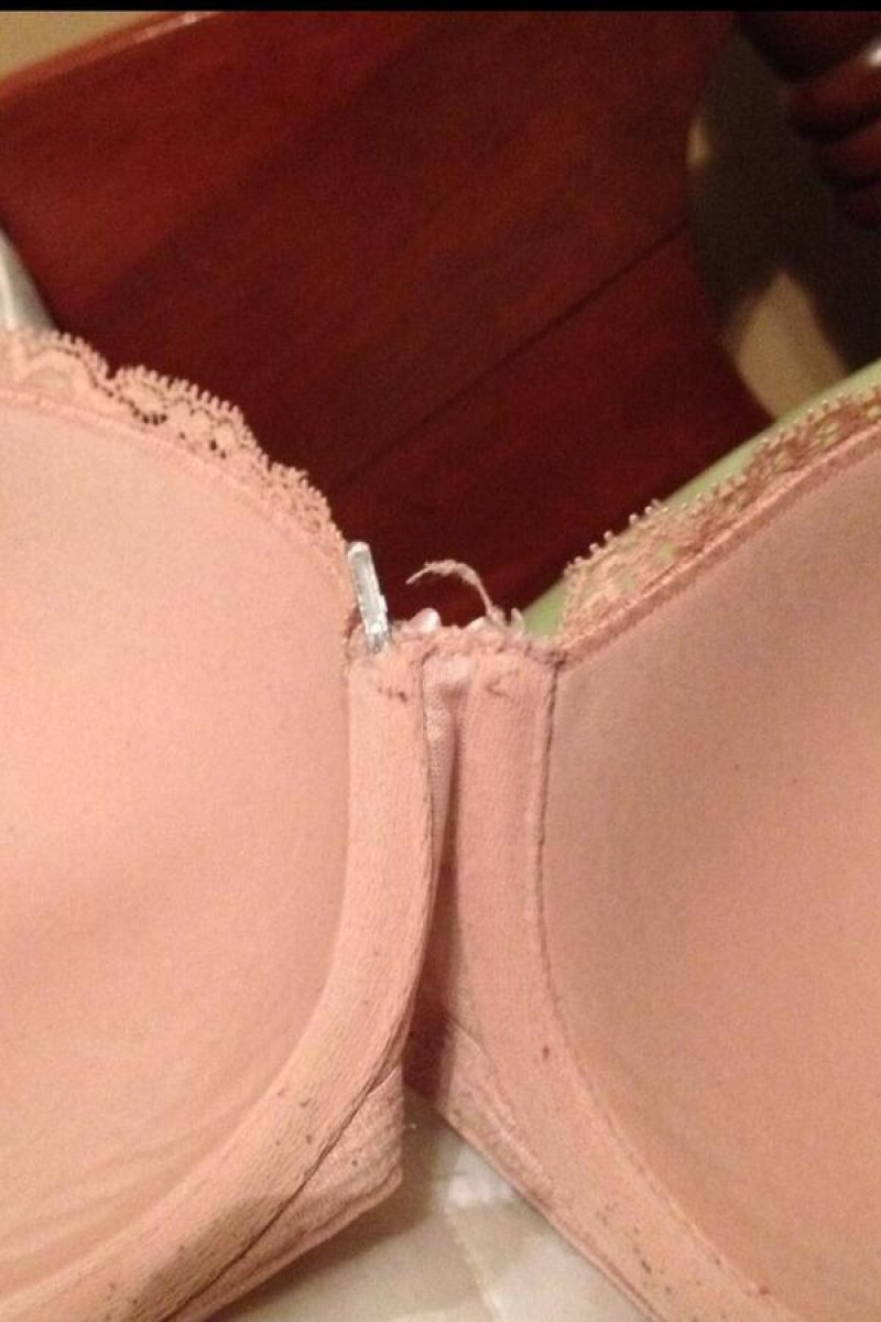 When Bra's Underwire Breaks through the Cloth-15 Things That Will Make You Cringe If You're A Girl