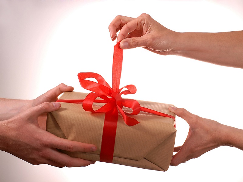 Send Gifts Directly to Your Friends or Family-15 Hacks And Tips To Make Your Online Shopping Cheaper This Holiday Season