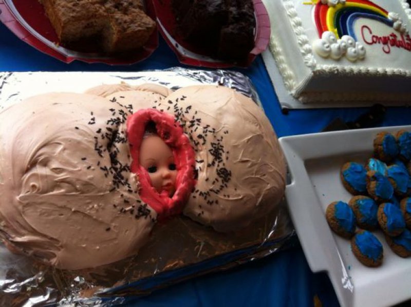 Child delivery cake-15 Most Disgusting Yet Hilarious Cake Fails Ever