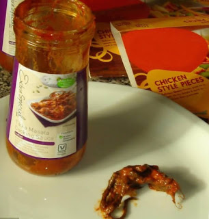 dead Mouse In Curry Jar.-15 Most Disgusting Things People Ever Found In Their Food