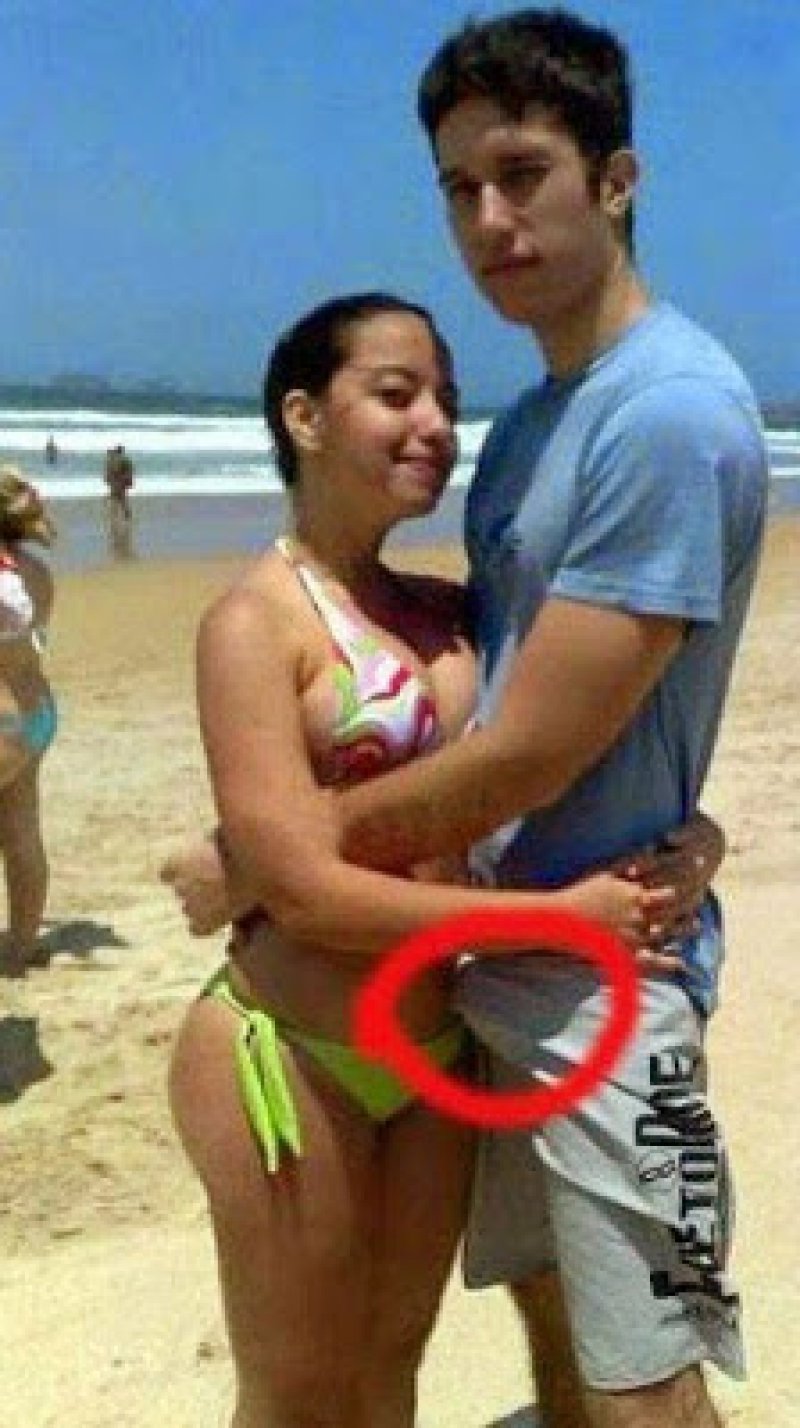 When Men Can't Hide Their Love-15 Most Embarrassing Photos Ever Taken At Beach