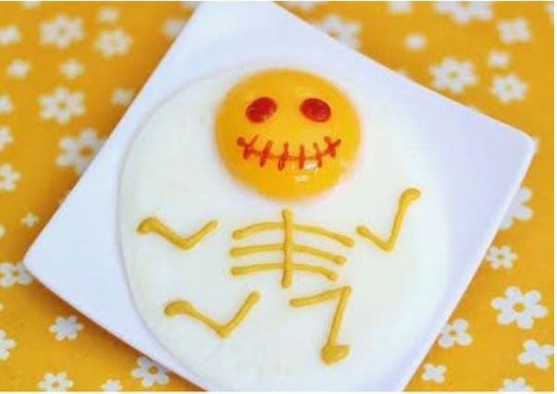 Halloween Fried Egg Recipe-15 Funniest Halloween Recipe Fails