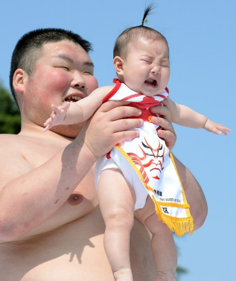 A Game Where Sumo Wrestlers Make Babies Cry-15 Weird Things That Can Happen Only In Japan