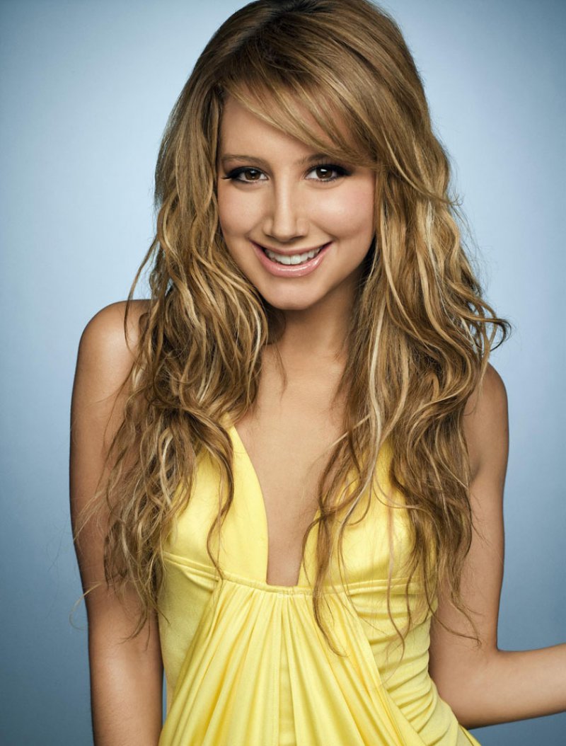 Ashley Tisdale-15 Popular Disney Channel Stars Then And Now