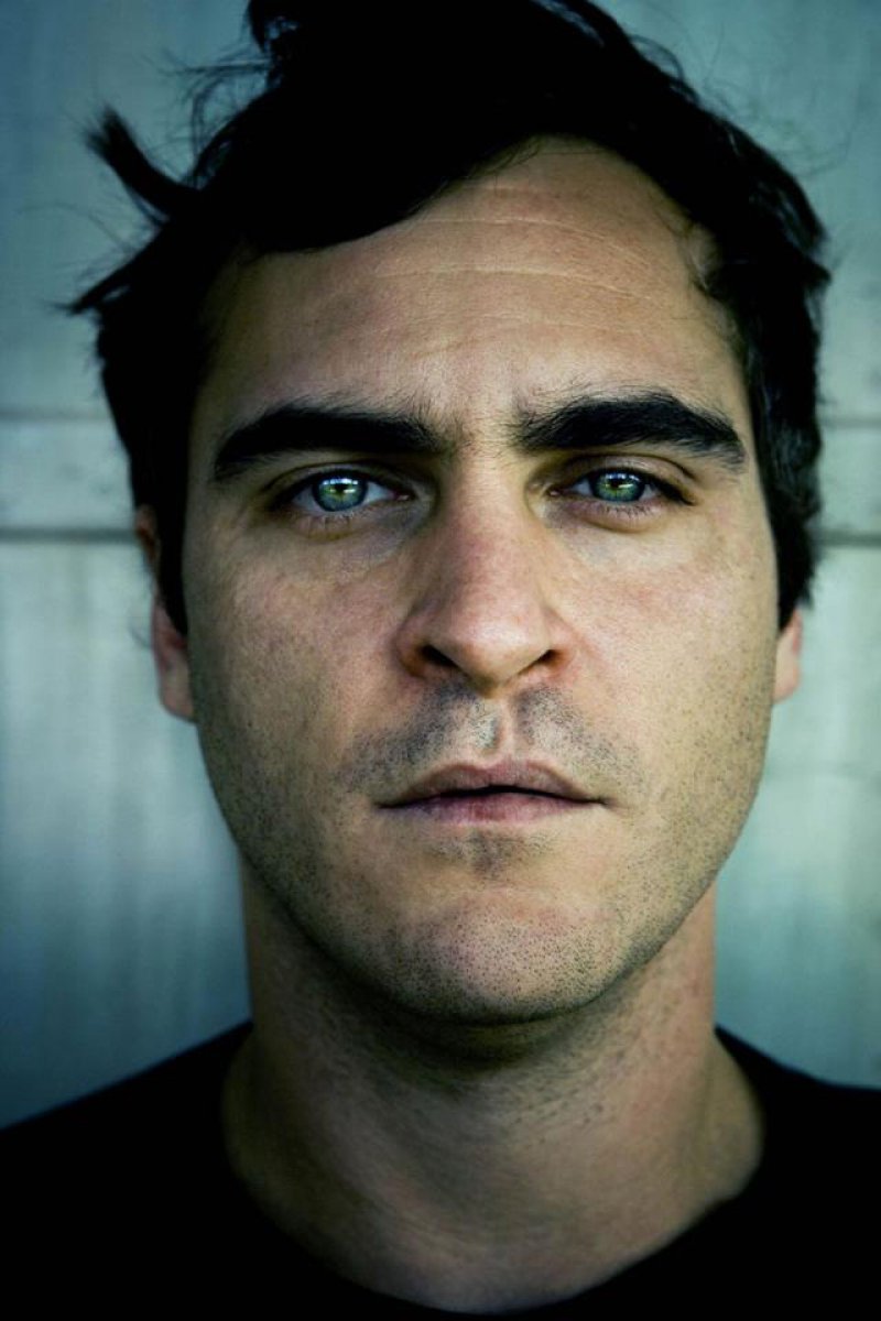 Joaquin Phoenix - Lip Scar-15 Celebrities With Strange Physical Flaws You Probably Don't Know About