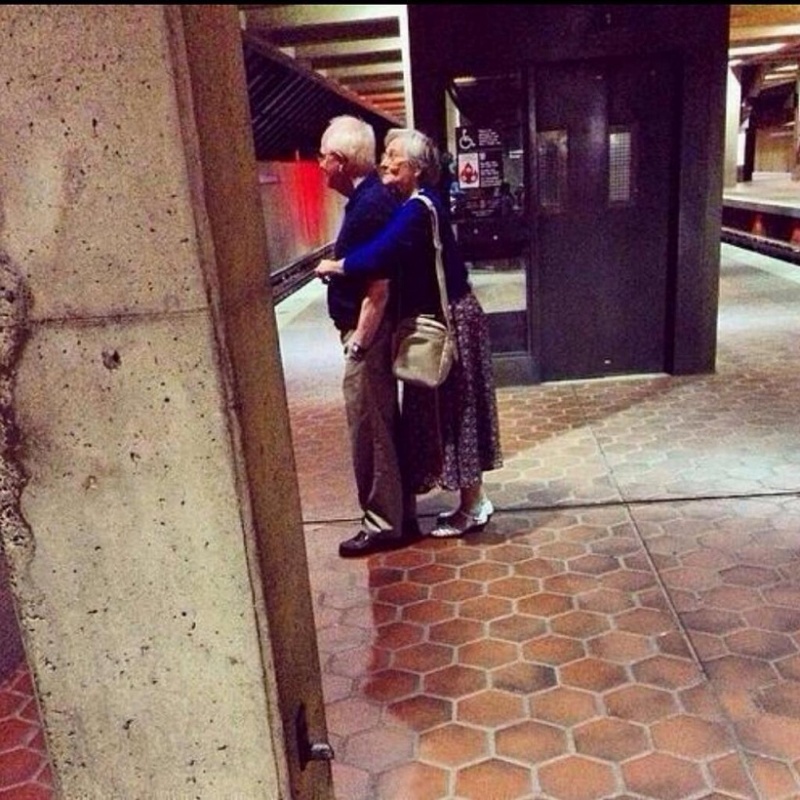 I Will Never Let You Go-15 Amazing Old Couples That Show Love Never Gets Old