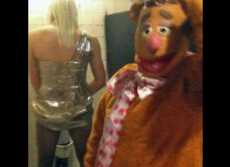 Everything in This Picture Looks Bizarre-15 Strangest Moments Ever Caught In Restrooms