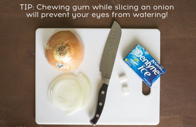 Chewing Gum Stops Tears Caused by Onions-15 Silly Things You Probably Didn't Know Until Now