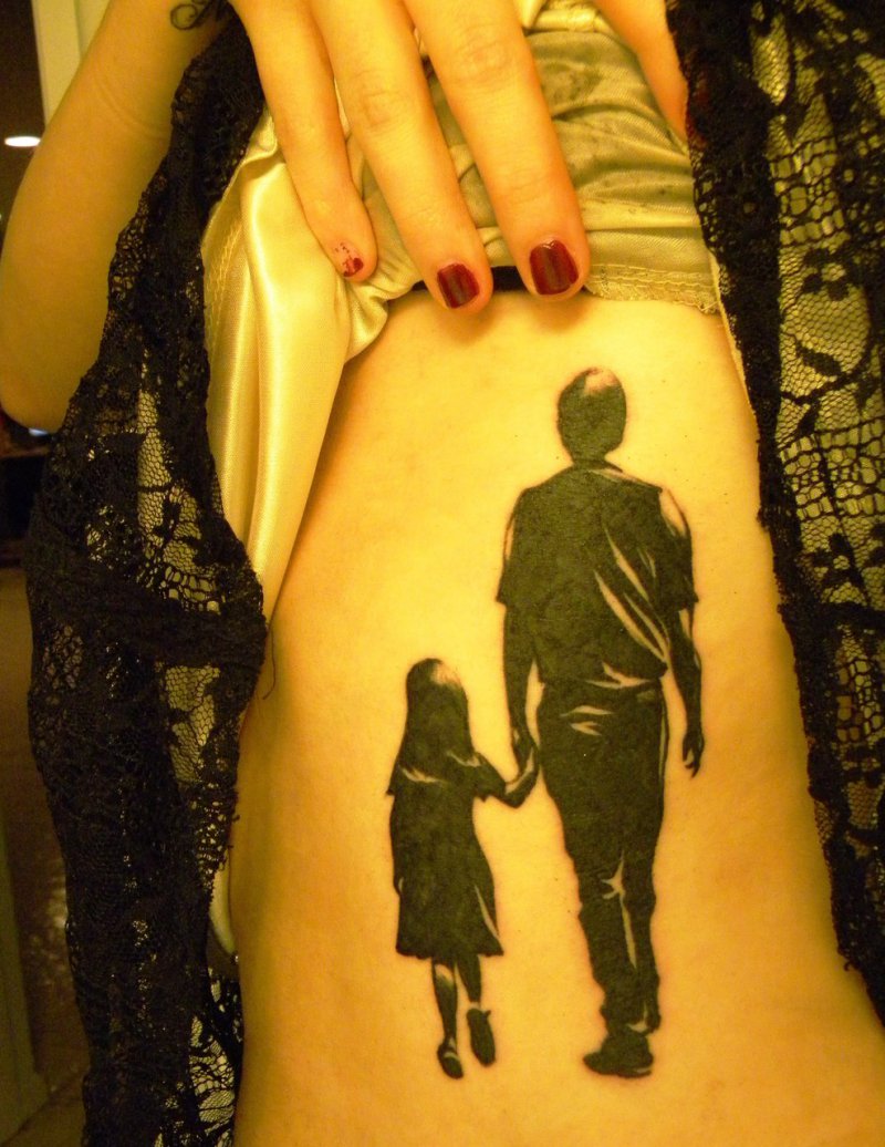 Hand-in-Hand-12 Best Father And Daughter Tattoos Ever