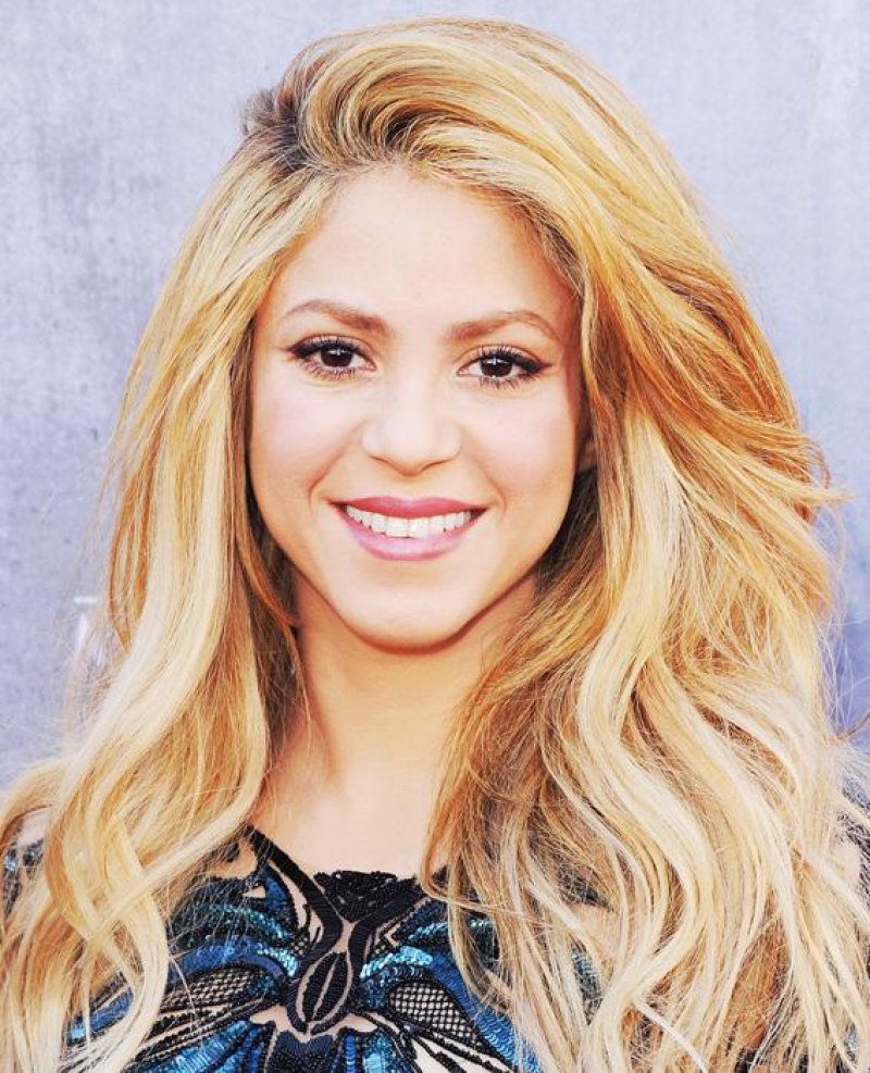 Shakira-12 Celebrities Who Speak More Than One Language