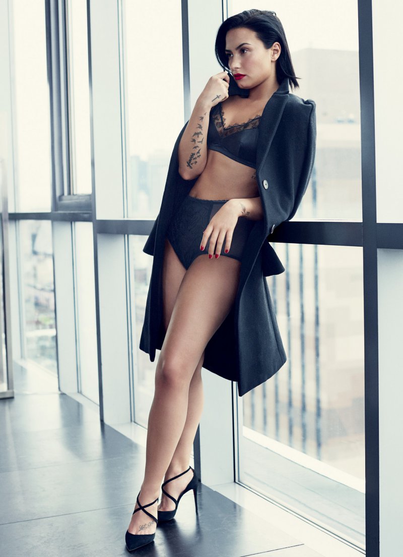 Demi Lovato's Legs and Feet-23 Sexiest Celebrity Legs And Feet