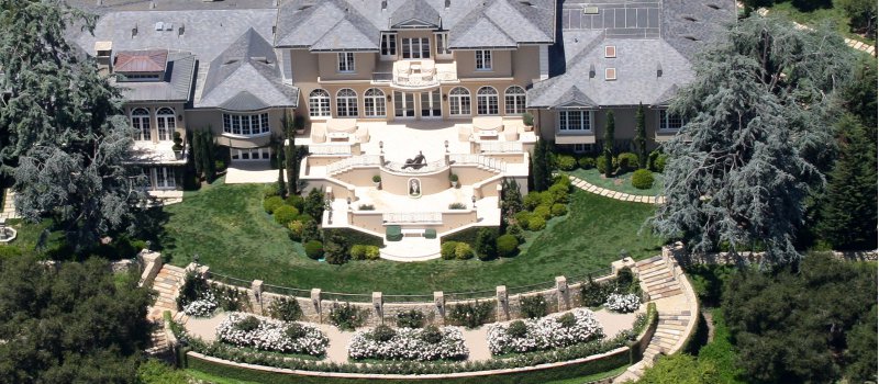 Oprah Winfrey-15 Amazing Celebrity Houses That Are Worth Millions