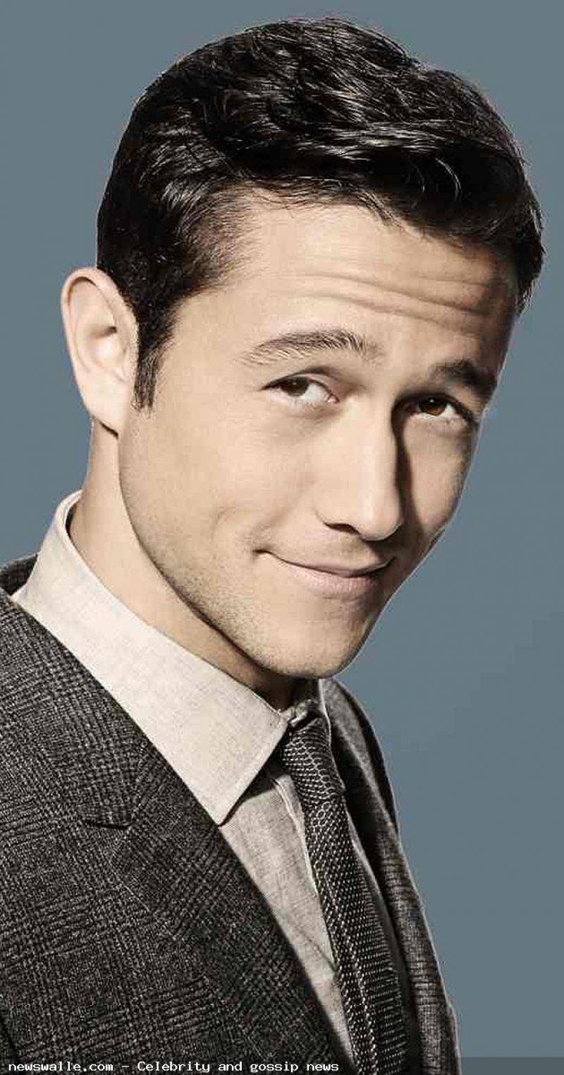 Joseph Gordon-Levitt-15 Celebrities Who Look Younger Than They Actually Are