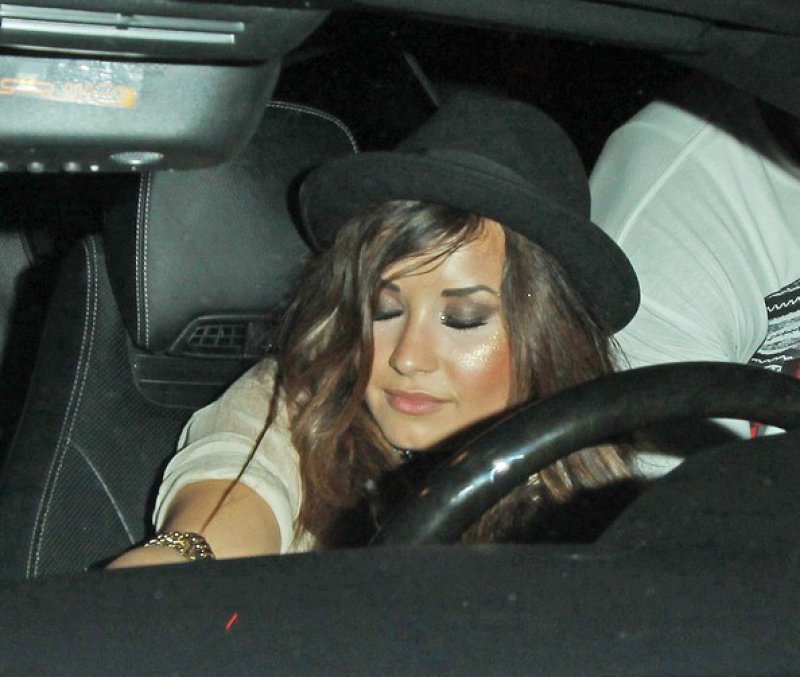 Demi Lovato Got Drunk And Threw Up In Car-15 Trashy Things Celebs Have Done Drunk