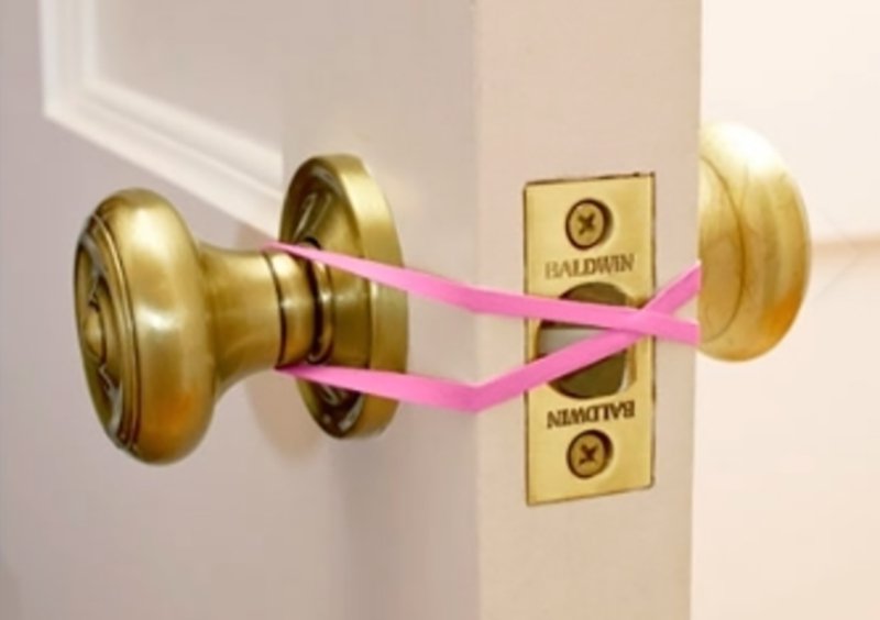 This Easy Door Hack-15 Parenting Hacks That Will Make You Super Parents