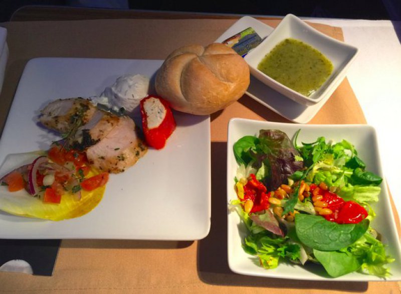 American Airlines-15 Airlines And The Food Served In The Economy Vs. Business Class