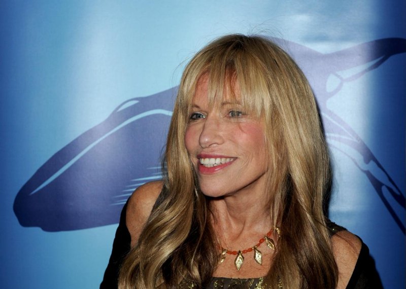 Carly Simon-12 Celebrities Who Stuttered When They Were Kids