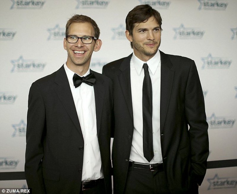 The Kutcher twins-15 Celebrity Twins You Probably Don't Know