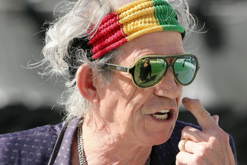Keith Richards Snorted His Father's Ashes with Cocaine-15 Bizarre Celebrity Secrets You Don't Know