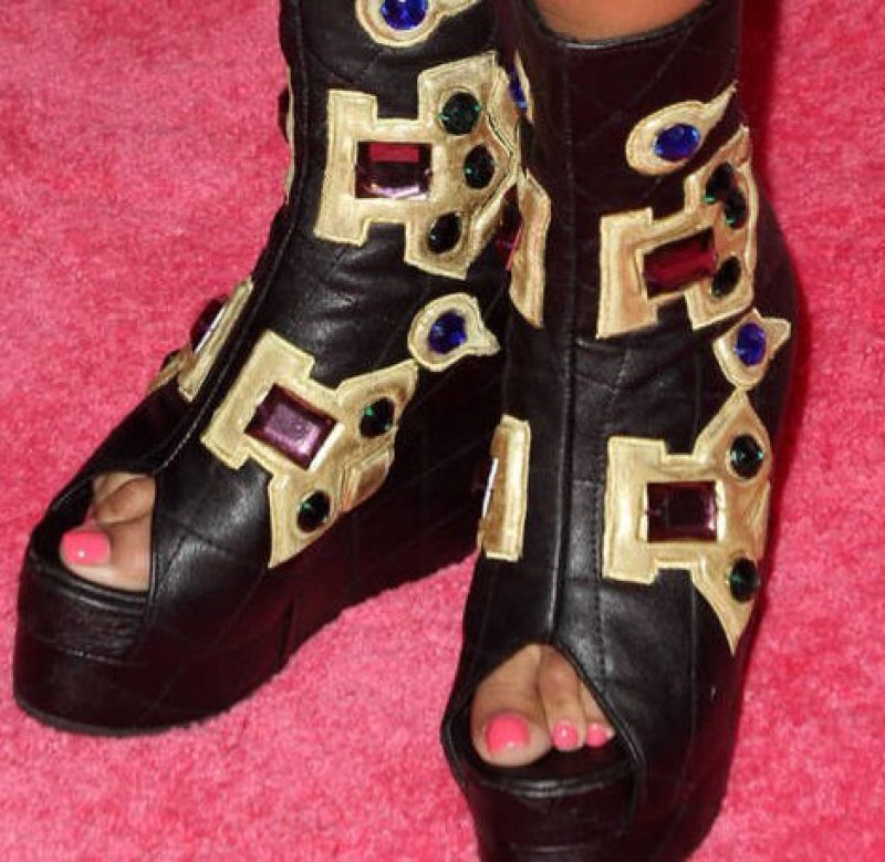 Nicki Minaj's Legs And Feet-23 Sexiest Celebrity Legs And Feet