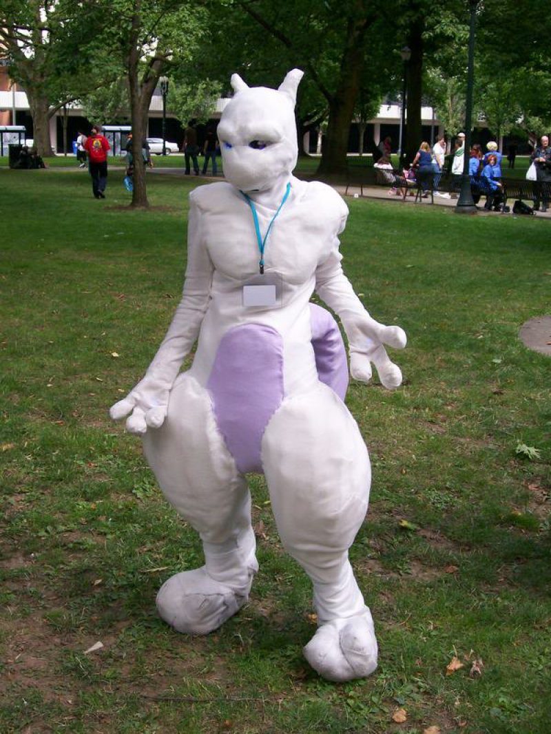 Mewtwo Costume-12 Amazing Pokemon Cosplays Ever