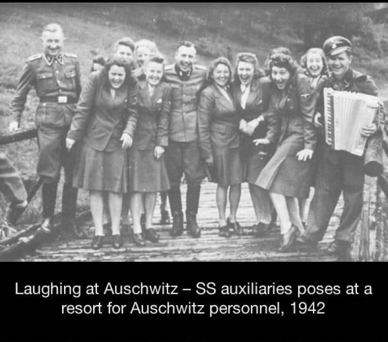 SS Auxiliaries Laughing at Auschwitz -15 Historical Pictures That Are Really Shocking