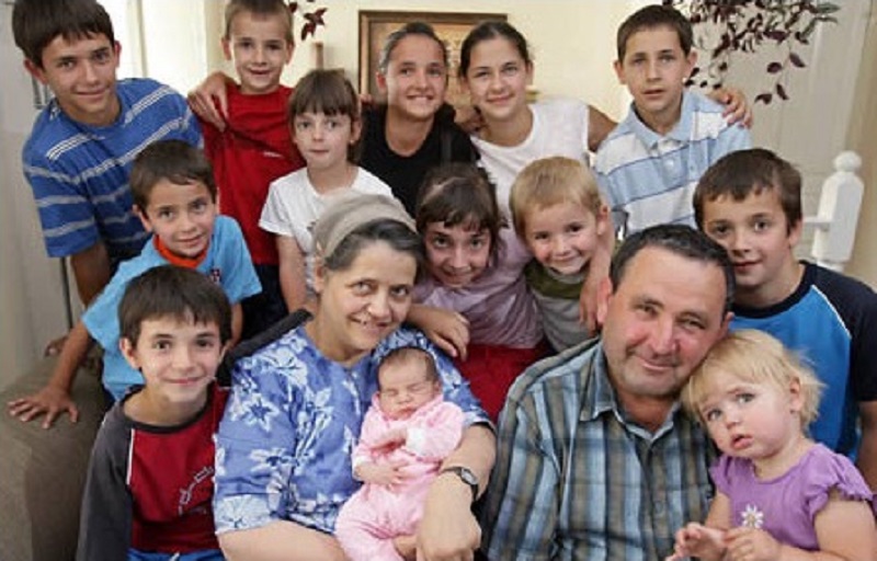 Mother Gives Birth To 69 Children-12 World's Oddest Mothers Ever