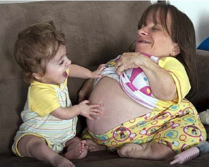 Tiniest Mom-12 World's Oddest Mothers Ever