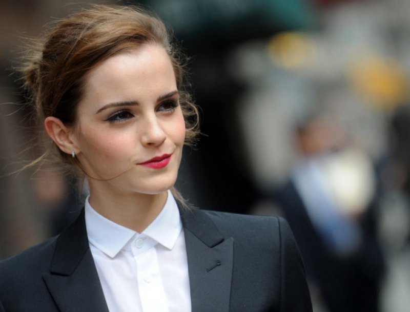 You Don't See Her in News for Wrong Reasons-15 Reasons Why Emma Watson Is The Perfect Beauty With Brain Girl