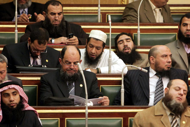 When Politicians Take a Nap-15 People Who Were Caught Taking A Quick Nap At Work